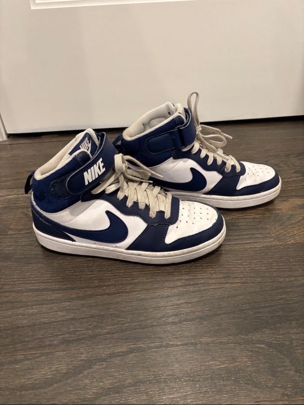 Nike Court Borough Mid 2 Sneakers size 4